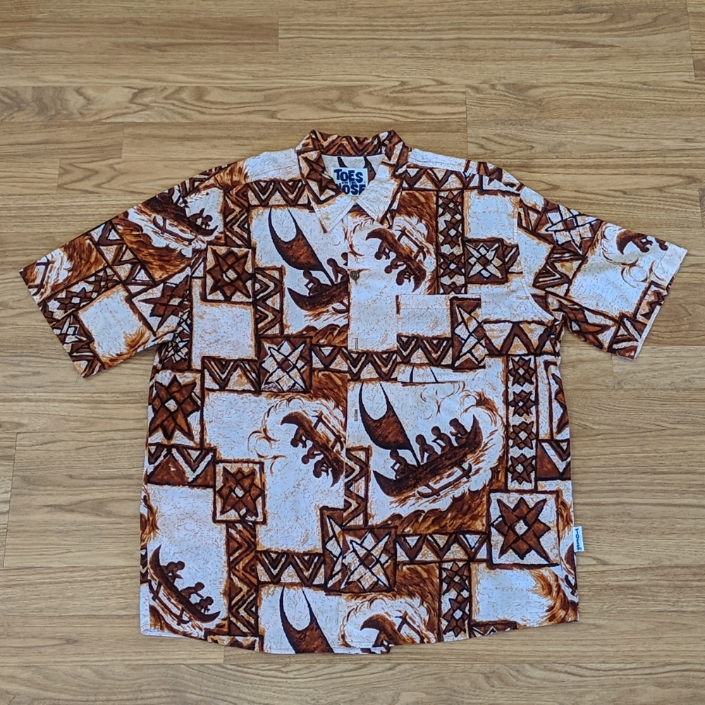 Toes on the Nose button up shirt size M